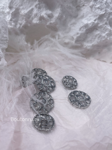 Пуговицы серебристые с квадратными деталями и прозрачной серой эмалью с блестками