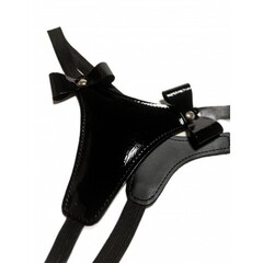 Стринги из эко-кожи лаковые с бантиками