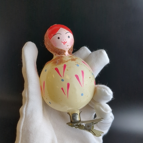 Ёлочная игрушка "Матрешка" на прищепке 11 см, стекло, ручная роспись, винтаж СССР 1950-1980 гг. Советские ёлочные игрушки и украшения. Состояние и комплектация на фото.