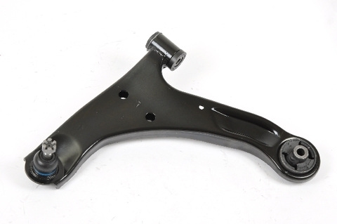 Рычаг подвески SH-91030 (45202-65J00) нижний