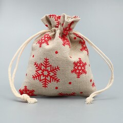 Мешочек подарочный холщовый, Красные снежинки, 10*12 см, 1 шт.