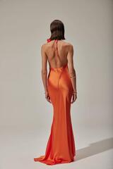 Платье со шлейфом