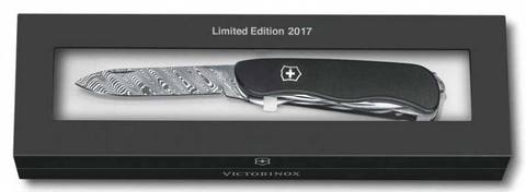 Нож перочинный Victorinox Damask 111мм 10 функц черный в подар коробка (0.8501.J17)