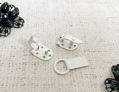 Крючки шубные металлические (пр-во Россия), белый