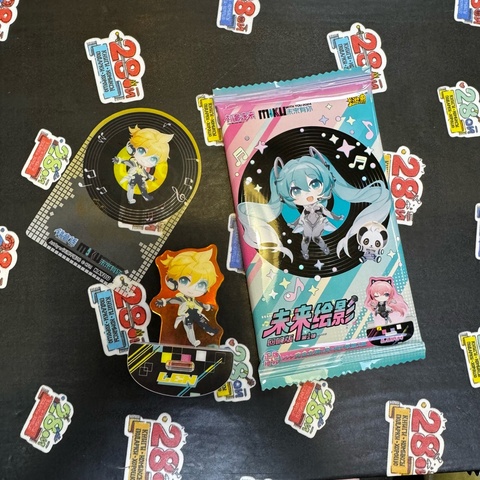 Случайная акриловая фигурка Hatsune Miku