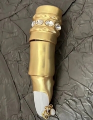 84570 - Кольцо на весь ПАЛЕЦ с красным/белым ногтем в стилистике SCHIAPARELLI