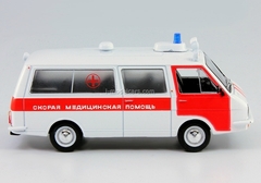 RAF-22031 Ambulance USSR 1:43 DeAgostini Service Vehicle #61