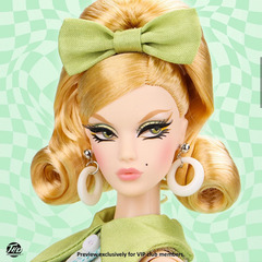 Мизи Долина Кукол: Долгое Жаркое Лето Глория