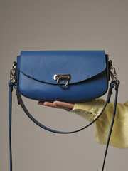 Сумка кожаная на плечо багет синяя