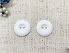 Пуговицы, d 1,8 см, 2 прокола, белый