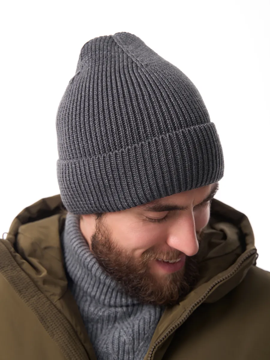 Шапка зимняя на флисе вязаная осень