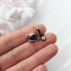 УЦЕНКА!!! Подвеска Скутер с чёрной эмалью, 20*18 мм, позолота, У026
