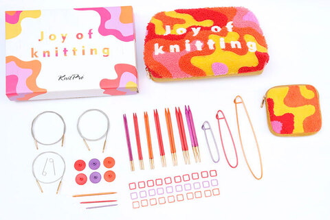 Подарочный набор съемныхспиц "Joy оf Knitting" /Радостьвязания/ (в наборе: футляр,сумочка для аксессуаров, спицысъемные "Cubics" (4мм, 4,5мм,5мм, 5,5мм, 6мм, 7мм, 8мм ) -ламинированная береза, тросикповоротный (60см, 80см, 100см)- нержавеющая