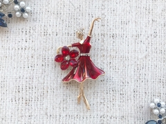 Брошь "Девушка с цветком", р. 6,8х3,5 см