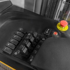 Ричтрак MFZ-L16H (1600 кг; 8,5 м; li-ion 48В / 460 Ач)