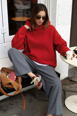 Толстовка женская с капюшоном "Вasic" красный