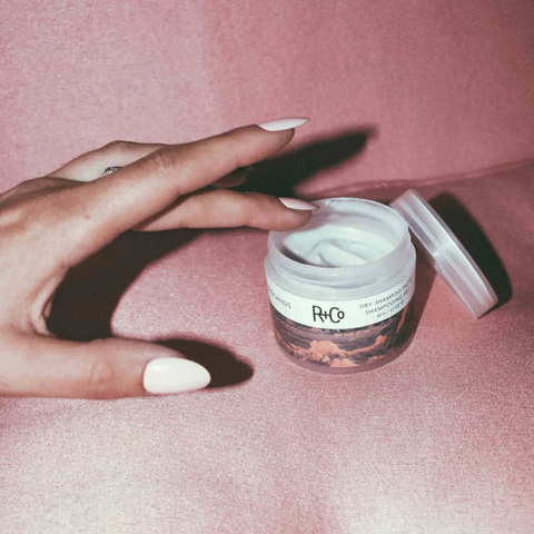 R+CO  BADLANDS Dry Shampoo Paste ПУСТОШЬ сухой шампунь-паста, 62г