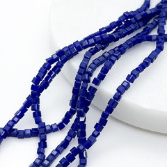 Бусины Куб, стекло, цвет индиго, размер около 28 мм, цена за нить 47 см