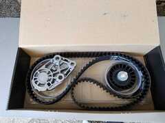 РЕМКОМПЛЕКТ ГРМ DOHC NEXIA, CRUZE, LACETTI, AVEO ДВИГАТЕЛЬ D3 (РЕМЕНЬ, 2 РОЛИКА) GATES