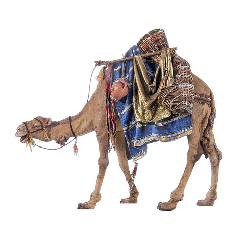 Верблюд Королевский в голубой попоне