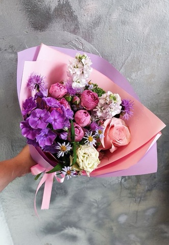 Букет из розы с флоксами и маттиолой