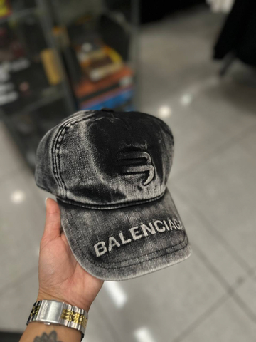 Кепка Balenciaga 436489grey