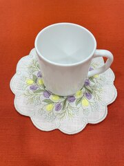 Декоративная салфетка-подтарельник с вышивкой