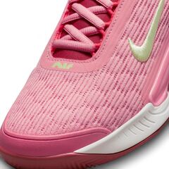Женские теннисные кроссовки Nike Zoom Court NXT Clay - coral chalk/barely volt/hot punch/adobe