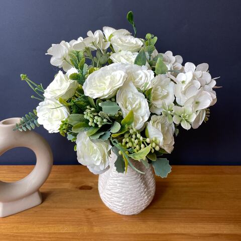 Розы искусственные с гортензией и травяной добавкой, Белые, букет 27 см.