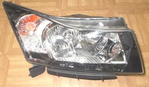 ФАРА CRUZE ПРАВАЯ SAT (BLACK)