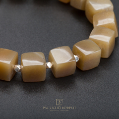 Авторский браслет из медового нефрита
