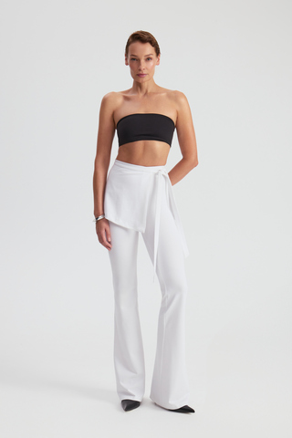 Брюки белые с баской