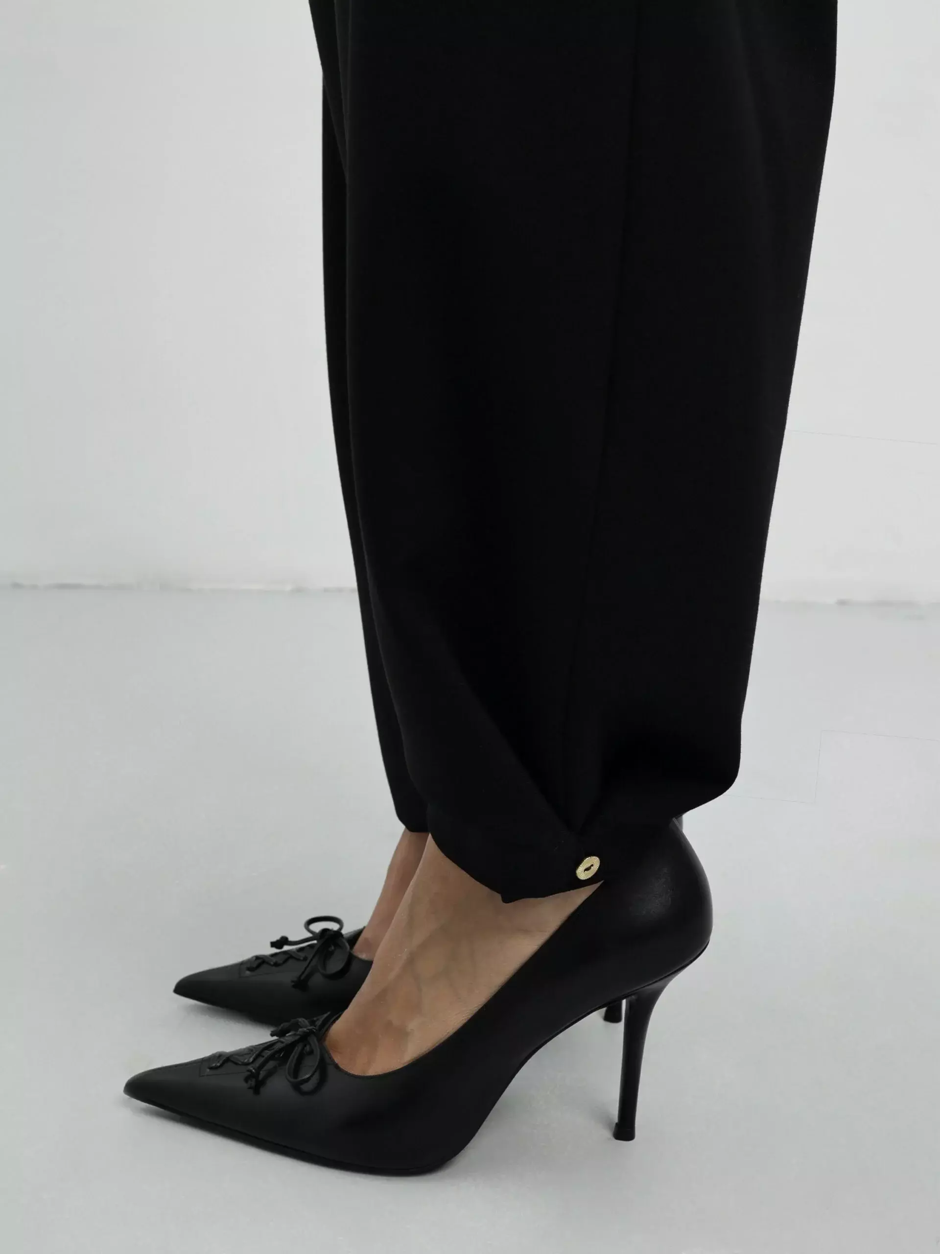 Брюки с маленькими деталями, Черные