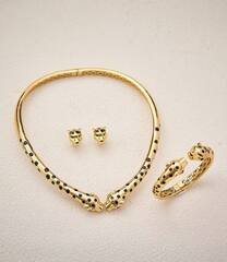 84623- Колье ПАНТЕРА -две головы, жесткое разъемное с эмалью коллекция PANTHERE