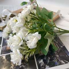 Розы искусственные белые, букет 30 см, набор 2 букета.