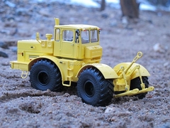 K-701 Kirovets yellow 1:43 Start Scale Models (SSM)