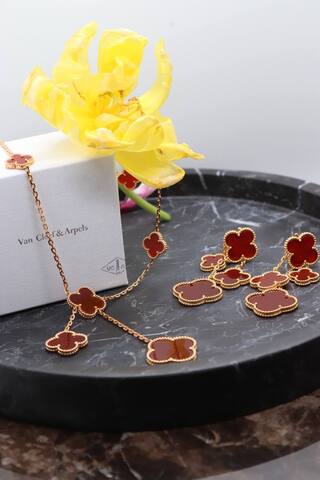 Колье и серьги Van Cleef