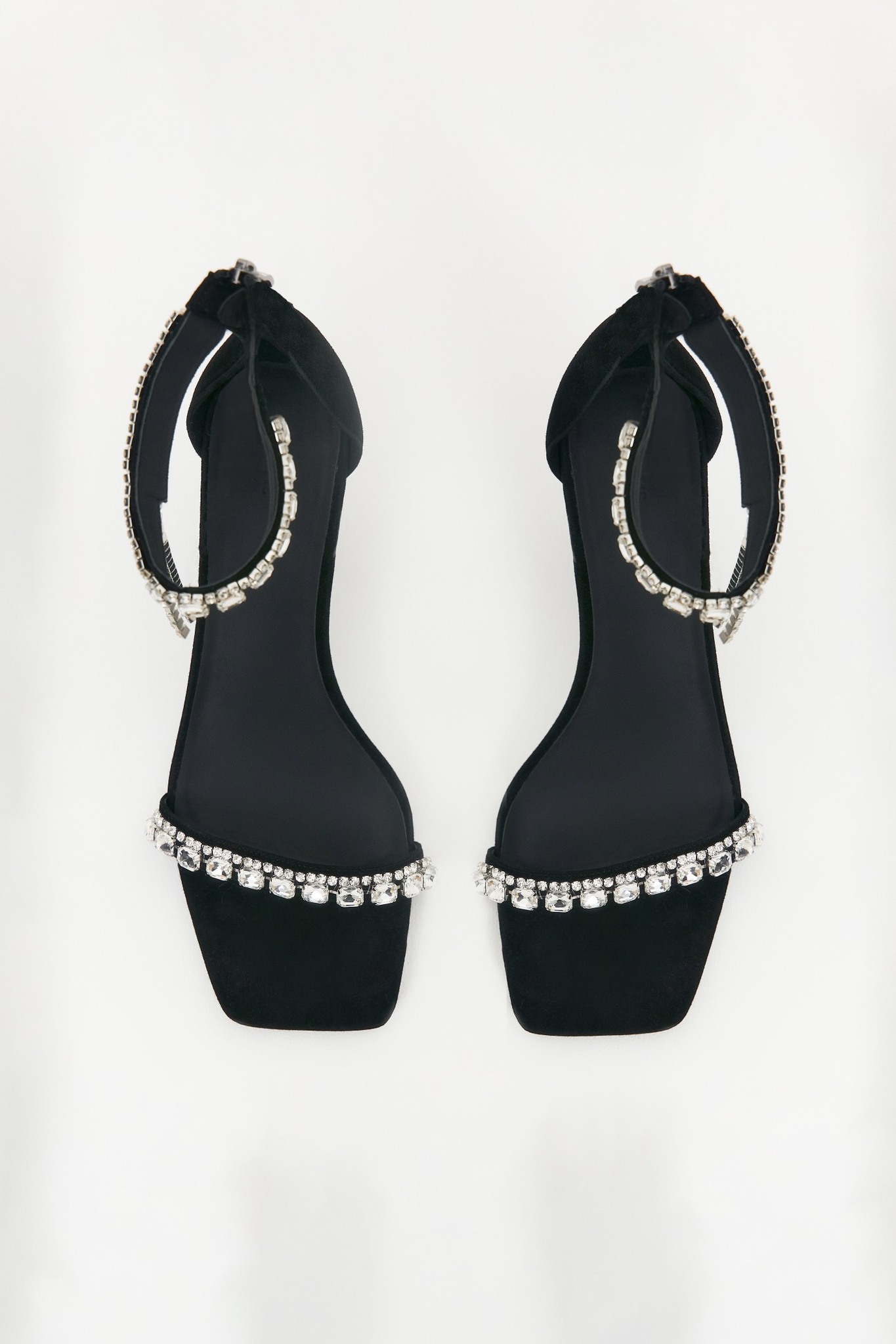 Босоножки из замши с декором из страз, черный