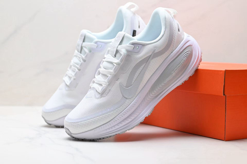 Nike Vomero 18 GORE-TEX Reflective 'White Pure Platinum' 