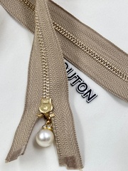 Молния бежевая золото матовый жемчуг