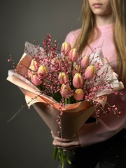 Сборный букет «Весенний комплимент»