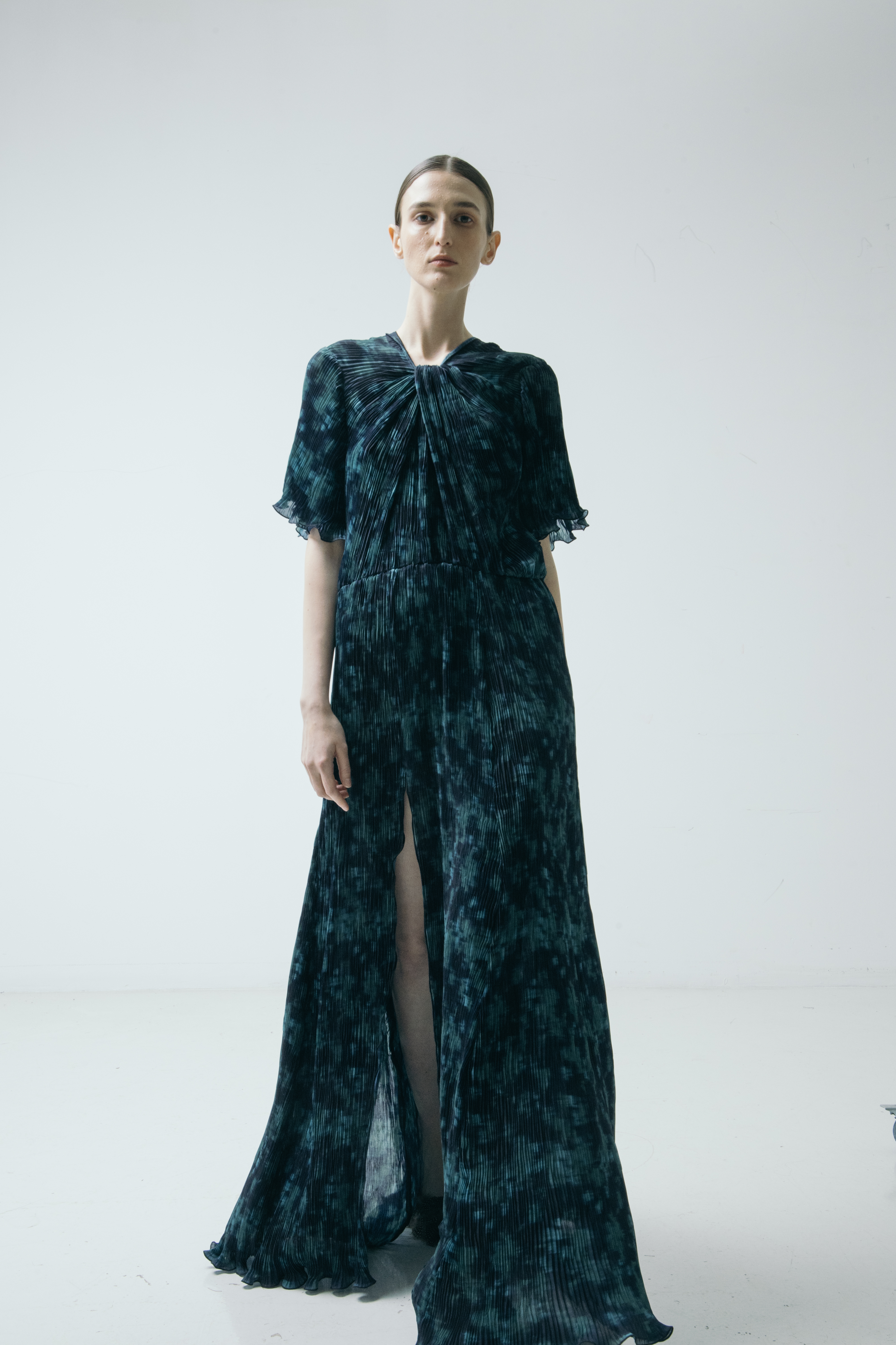 Платье из плиссированного шифона