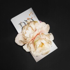 Резинка для волос Pankigno Design с двойными цветками пиона