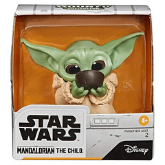Фигурка Star Wars Bounty Collection Mandalorian The Child Sipping Soup