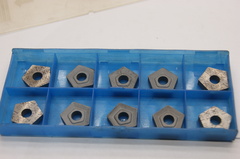 Твердосплавная пластина режущая сменная многогранная пятигранная Т5К10.