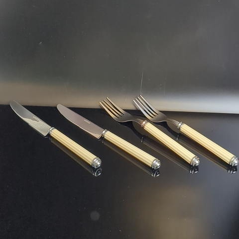 Набор столовых приборов на 2 персоны (2 вилки и 2 ножа), нержавейка, клеймо Monogram, винтаж