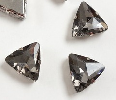 Стразы пришивные стекло в оправе "Треугольник", р. 18 мм, графитовый