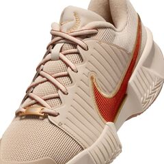 Женские теннисные кроссовки Nike Zoom GP Challenge Pro Clay Premium - Beige, Brazowy, Zloty