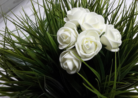 Роза  из фоамирана круглая 3,5 см, на проволоке, набор 6 шт.