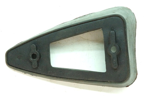 Прокладка указателя заднего поворота к кузову (Правая) ИЖ 2715